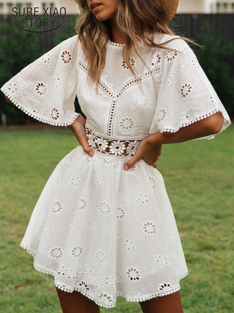 New White Summer Dress Hollow Out Casual Fashion Backless Mini Dresses Floral Embroidery Cotton Party Dress Women Robe 18504